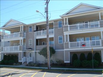 Wildwood Summer Rentals - North Wildwood Summer Rentals - Wildwood Crest Summer Rentals - Rent in Wildwood, North Wildwood and Wildwood Crest for weekly, monthly, seasonal and weekend vacation rentals plus real estate information for buying, and selling homes, condos, vacation and investment properties in and around Wildwood, North Wildwood and Wildwood Crest plus events, attractions, restaurants, campgrounds, golfing information, accommodations and activities in this seashore area.