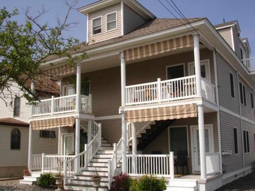 113 EAST 23RD AVENUE - UNIT B - NORTH WILDWOOD SUMMER VACTION RENTALS - Three bedroom, 2.5 bath townhouse located in North Wildwood. Home offers a full kitchen with range, fridge, dishwasher, microwave, disposal, toaster, coffee maker, and blender. Amenities include central a/c, washer/dryer, balcony, gas grill, one car off-street parking and wifi. Bedding: 1 King, 2 Queens, 2 Singles, 1 Queen Sofa Bed; Sleeps 10. North Wildwood Rentals, Wildwood Rentals, Wildwood Crest Rentals and Diamond Beach Rentals in all price ranges for weekly, monthly, seasonal and weekend vacation rentals plus Wildwood real estate sales of homes, condos, vacation and investment properties in and around Wildwood New Jersey. We offer over 400 properties plus exclusive vacation homes so you can book the shore rental of your choice online and guarantee your vacation at the Shore. Rent with confidence at Island Realty Group! Visit www.wildwoodrents.com to book online or call our office at 609.522.4999. Our office at 1701 New Jersey Avenue in North Wildwood is open 7 days a week!