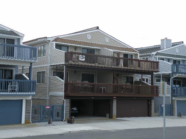 Wildwood Summer Rentals - North Wildwood Summer Rentals - Wildwood Crest Summer Rentals - Rent in Wildwood, North Wildwood and Wildwood Crest for weekly, monthly, seasonal and weekend vacation rentals plus real estate information for buying, and selling homes, condos, vacation and investment properties in and around Wildwood, North Wildwood and Wildwood Crest plus events, attractions, restaurants, campgrounds, golfing information, accommodations and activities in this seashore area.