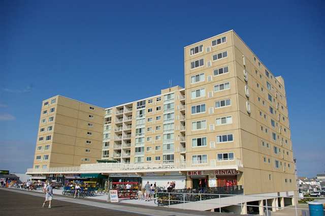 NORTH WILDWOOD RENTALS AT 1900 BOARDWALK - UNIT 405 - Beachfront complex with an unbelievable ocean view located on the Boardwalk complete with pool and huge sundeck. Two bedroom, two bath condo located on the 4th floor oceanfront. Condo has a full kitchen with range, fridge, dishwasher, microwave, disposal, coffeemaker and toaster. Amenities include elevator, pool, sun deck, washer/dryer, central a/c, unit does not offer a balcony. Sleeps 7; queen, full, twin and queen futon. 1900 Boardwalk North Wildwood Rentals, Wildwood Rentals, Wildwood Crest Rentals and Diamond Beach Rentals in all price ranges for weekly, monthly, seasonal and weekend vacation rentals plus Wildwood real estate sales of homes, condos, vacation and investment properties in and around Wildwood New Jersey. We offer over 400 properties plus exclusive vacation homes so you can book the shore rental of your choice online and guarantee your vacation at the Shore. Rent with confidence at Island Realty Group!