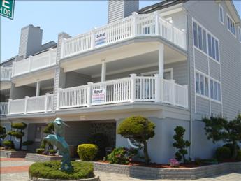 Wildwood Summer Rentals - North Wildwood Summer Rentals - Wildwood Crest Summer Rentals - Rent in Wildwood, North Wildwood and Wildwood Crest for weekly, monthly, seasonal and weekend vacation rentals plus real estate information for buying, and selling homes, condos, vacation and investment properties in and around Wildwood, North Wildwood and Wildwood Crest plus events, attractions, restaurants, campgrounds, golfing information, accommodations and activities in this seashore area.