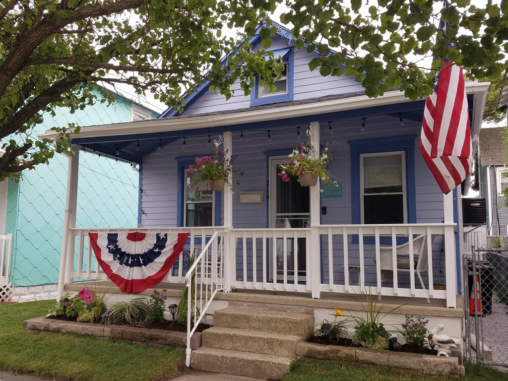 214 WEST JUNIPER AVENUE - WILDWOOD MONTHLY or SEASONAL SUMMER VACATION RENTALS at WILDWOODRENTS.COM - Two bedroom, one bath remodeled single family home. Home offers a full kitchen with range, fridge, dishwasher, microwave, blender, Keurig. Amenities include central a/c, wifi, washer/dryer, fenced yard, gas grill. Sleeps 6; queen, full/full bunk bed. Wildwood Rentals, North Wildwood Rentals, Wildwood Crest Rentals and Diamond Beach Rentals in all price ranges for weekly, monthly, seasonal and weekend vacation rentals plus Wildwood real estate sales of homes, condos, vacation and investment properties in and around Wildwood New Jersey. We offer over 400 properties plus exclusive vacation homes so you can book the shore rental of your choice online and guarantee your vacation at the Shore. Rent with confidence at Island Realty Group! Visit www.wildwoodrents.com to book online or call our office at 609.522.4999. Our office at 1701 New Jersey Avenue in North Wildwood is open 7 days a week!