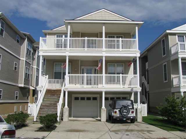 223 EAST TAYLOR AVENUE - WILDWOOD SUMMER RENTALS - Four bedroom, two bath vacation home located 2 blocks to the beach and the boardwalk! Full kitchen with range, fridge, dishwasher, microwave, toaster, and coffeemaker. Amenities include washer/dryer, wifi, central a/c, balcony, 2 car off street parking and gas grill. Sleeps 10; 2 queen, 6 twin (2 sets of twin bunks). 