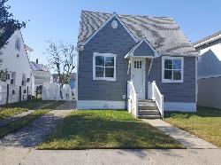 238 EAST 10TH AVENUE - NORTH WILDWOOD SINGLE FAMILY VACATION HOME FOR RENT - Beautiful single family home boasts 4 bedrooms and two baths in North Wildwood. Home has been completely remodeled and is ready to accommodate your family. Home offers a full kitchen with range, fridge, dishwasher, microwave, toaster, blender, coffeemaker, and crock pot. Amenities include central a/c, washer/dryer, wifi, outside shower, gas grill, large yard, 2 car off street parking. The first floor has living room, dining room, kitchen, laundry room and one king bedroom. The 2nd floor has 2 bedrooms-each with a queen bed, and twin/twin bunk with a single in the third bedroom, hall bath. Seashore cottage decor! North Wildwood Rentals, Wildwood Rentals, Wildwood Crest Rentals and Diamond Beach Rentals in all price ranges for weekly, monthly, seasonal and weekend vacation rentals plus Wildwood real estate sales of homes, condos, vacation and investment properties in and around Wildwood New Jersey. We offer over 400 properties plus exclusive vacation homes so you can book the shore rental of your choice online and guarantee your vacation at the Shore. Rent with confidence at Island Realty Group!