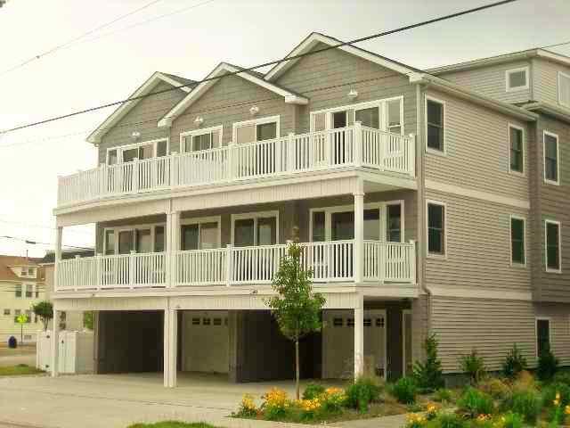 Wildwood Summer Rentals - North Wildwood Summer Rentals - Wildwood Crest Summer Rentals - Rent in Wildwood, North Wildwood and Wildwood Crest for weekly, monthly, seasonal and weekend vacation rentals plus real estate information for buying, and selling homes, condos, vacation and investment properties in and around Wildwood, North Wildwood and Wildwood Crest plus events, attractions, restaurants, campgrounds, golfing information, accommodations and activities in this seashore area.