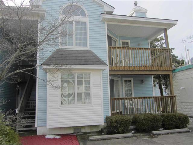 302 East Poplar Avenue D in Wildwood - Two bedroom, two bath vacation home located in Wildwood close to Morey s Piers! Home has a full kitchen with fridge, range, dishwasher, microwave, disposal, coffeemaker, and toaster. Sleeps 6; queen, two twin, full sleep sofa. Amenities include central a/c, shared washer/dryer, balcony, wifi and 2 car off street parking!