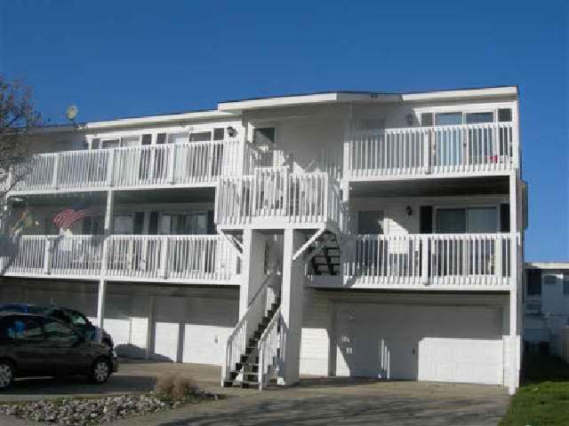 Wildwood Summer Rentals - North Wildwood Summer Rentals - Wildwood Crest Summer Rentals - Rent in Wildwood, North Wildwood and Wildwood Crest for weekly, monthly, seasonal and weekend vacation rentals plus real estate information for buying, and selling homes, condos, vacation and investment properties in and around Wildwood, North Wildwood and Wildwood Crest plus events, attractions, restaurants, campgrounds, golfing information, accommodations and activities in this seashore area.