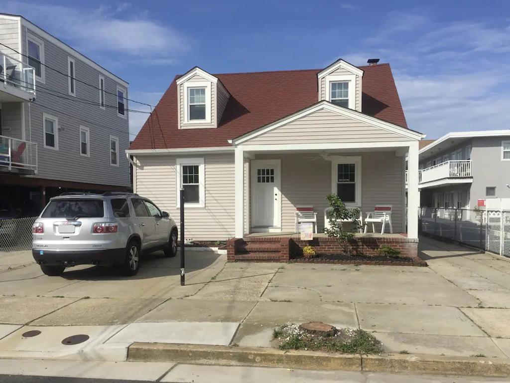 307 EAST LEAMING AVENUE  UNIT 1 - WILDWOOD SUMMER VACATION RENTALS at WILDWOODRENTS.COM managed by ISLAND REALTY GROUP - Three bedroom, one bath vacation home located one block to the beach and boardwalk. Home offers a full kitchen with range, fridge, microwave, coffeemaker and toaster. Sleeps 7; 2 queen, full/twin bunk. Amenities include central a/c, washer/dryer, wifi, outside shower, gas bbq. Wildwood Rentals, North Wildwood Rentals, Wildwood Crest Rentals and Diamond Beach Rentals in all price ranges for weekly, monthly, seasonal and weekend vacation rentals plus Wildwood real estate sales of homes, condos, vacation and investment properties in and around Wildwood New Jersey. We offer over 400 properties plus exclusive vacation homes so you can book the shore rental of your choice online and guarantee your vacation at the Shore. Rent with confidence at Island Realty Group! Visit www.wildwoodrents.com to book online or call our office at 609.522.4999. Our office at 1701 New Jersey Avenue in North Wildwood is open 7 days a week!