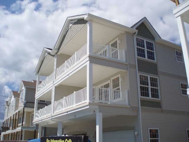 Wildwood Summer Rentals - North Wildwood Summer Rentals - Wildwood Crest Summer Rentals - Rent in Wildwood, North Wildwood and Wildwood Crest for weekly, monthly, seasonal and weekend vacation rentals plus real estate information for buying, and selling homes, condos, vacation and investment properties in and around Wildwood, North Wildwood and Wildwood Crest plus events, attractions, restaurants, campgrounds, golfing information, accommodations and activities in this seashore area.