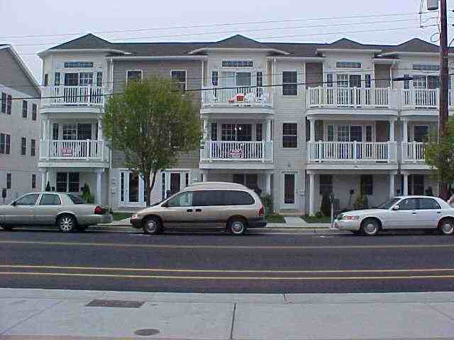 Wildwood Summer Rentals - North Wildwood Summer Rentals - Wildwood Crest Summer Rentals - Rent in Wildwood, North Wildwood and Wildwood Crest for weekly, monthly, seasonal and weekend vacation rentals plus real estate information for buying, and selling homes, condos, vacation and investment properties in and around Wildwood, North Wildwood and Wildwood Crest plus events, attractions, restaurants, campgrounds, golfing information, accommodations and activities in this seashore area.