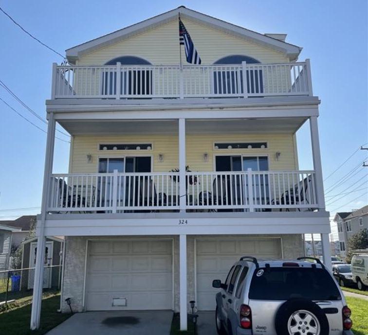 324 WEST GARFIELD AVENUE  UNIT B - WILDWOOD SUMMER VACATION RENTALS at WILDWOODRENTS.COM managed by ISLAND REALTY GROUP - 4 bedroom, 2 bath vacation home location bayside in Wildwood. Home offers a full kitchen with range, fridge, dishwasher, microwave, toaster, Keurig, disposal, and blender. Sleeps 11; 3 queen, (2) twin/twin bunks, one twin trundle. Amenities include central a/c, washer/dryer, wifi, 1 car garage, 1 car driveway parking, storage area, and outside shower. Wildwood Rentals, North Wildwood Rentals, Wildwood Crest Rentals and Diamond Beach Rentals in all price ranges for weekly, monthly, seasonal and weekend vacation rentals plus Wildwood real estate sales of homes, condos, vacation and investment properties in and around Wildwood New Jersey. We offer over 400 properties plus exclusive vacation homes so you can book the shore rental of your choice online and guarantee your vacation at the Shore. Rent with confidence at Island Realty Group! Visit www.wildwoodrents.com to book online or call our office at 609.522.4999. Our office at 1701 New Jersey Avenue in North Wildwood is open 7 days a week!