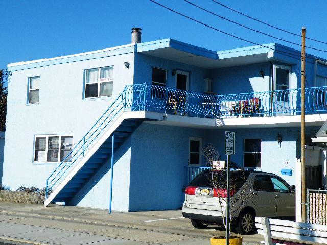 Wildwood Summer Rentals - North Wildwood Summer Rentals - Wildwood Crest Summer Rentals - Rent in Wildwood, North Wildwood and Wildwood Crest for weekly, monthly, seasonal and weekend vacation rentals plus real estate information for buying, and selling homes, condos, vacation and investment properties in and around Wildwood, North Wildwood and Wildwood Crest plus events, attractions, restaurants, campgrounds, golfing information, accommodations and activities in this seashore area.