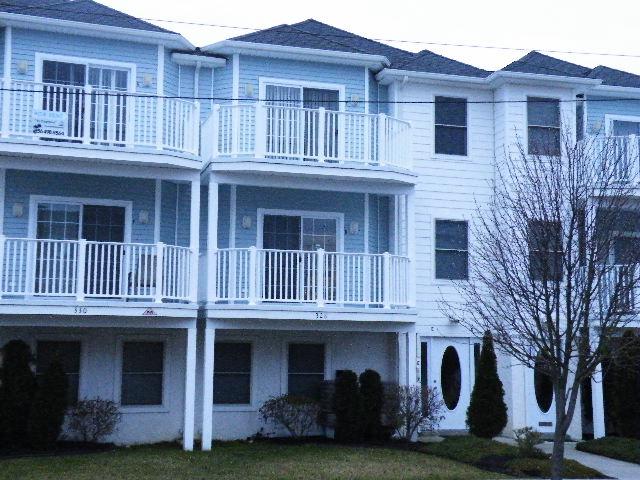 Wildwood Summer Rentals - North Wildwood Summer Rentals - Wildwood Crest Summer Rentals - Rent in Wildwood, North Wildwood and Wildwood Crest for weekly, monthly, seasonal and weekend vacation rentals plus real estate information for buying, and selling homes, condos, vacation and investment properties in and around Wildwood, North Wildwood and Wildwood Crest plus events, attractions, restaurants, campgrounds, golfing information, accommodations and activities in this seashore area.