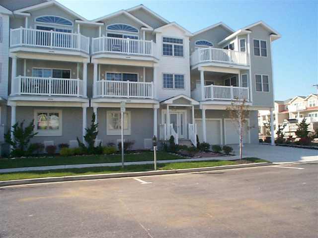 Wildwood Summer Rentals - North Wildwood Summer Rentals - Wildwood Crest Summer Rentals - Rent in Wildwood, North Wildwood and Wildwood Crest for weekly, monthly, seasonal and weekend vacation rentals plus real estate information for buying, and selling homes, condos, vacation and investment properties in and around Wildwood, North Wildwood and Wildwood Crest plus events, attractions, restaurants, campgrounds, golfing information, accommodations and activities in this seashore area.