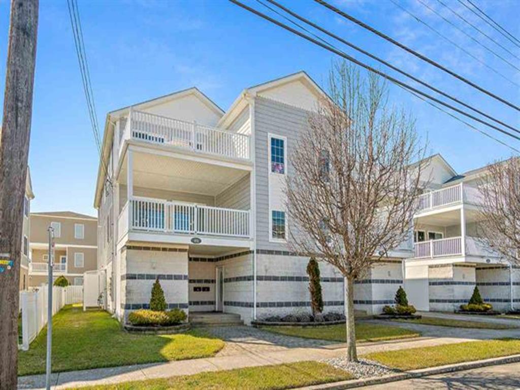 404 EAST 5TH AVENUE  CARIBBEAN CONDOS UNIT D201 - NORTH WILDWOOD SUMMER VACATION RENTALS at WILDWOODRENTS.COM managed by ISLAND REALTY GROUP, NORTH WILDWOOD REALTORS AND VACATION RENTAL MANAGEMENT  - Three bedroom, two bath vacation home located in North Wildwood -1 block to the beach! Home offers a full kitchen with range, fridge, dishwasher, disposal, microwave, toaster coffeemaker and blender. Amenities include central a/c, washer/dryer, 2 car garage, wifi and outdoor shower! Sleeps 8; king, full, 2 twin and queen sleep sofa. North Wildwood Rentals, Wildwood Rentals, Wildwood Crest Rentals and Diamond Beach Rentals in all price ranges for weekly, monthly, seasonal and weekend vacation rentals plus Wildwood real estate sales of homes, condos, vacation and investment properties in and around Wildwood New Jersey. We offer over 400 properties plus exclusive vacation homes so you can book the shore rental of your choice online and guarantee your vacation at the Shore. Rent with confidence at Island Realty Group! Visit www.wildwoodrents.com to book online or call our office at 609.522.4999. Our office at 1701 New Jersey Avenue in North Wildwood is open 7 days a week!