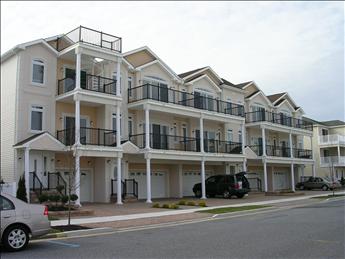 Wildwood Summer Rentals - North Wildwood Summer Rentals - Wildwood Crest Summer Rentals - Rent in Wildwood, North Wildwood and Wildwood Crest for weekly, monthly, seasonal and weekend vacation rentals plus real estate information for buying, and selling homes, condos, vacation and investment properties in and around Wildwood, North Wildwood and Wildwood Crest plus events, attractions, restaurants, campgrounds, golfing information, accommodations and activities in this seashore area.