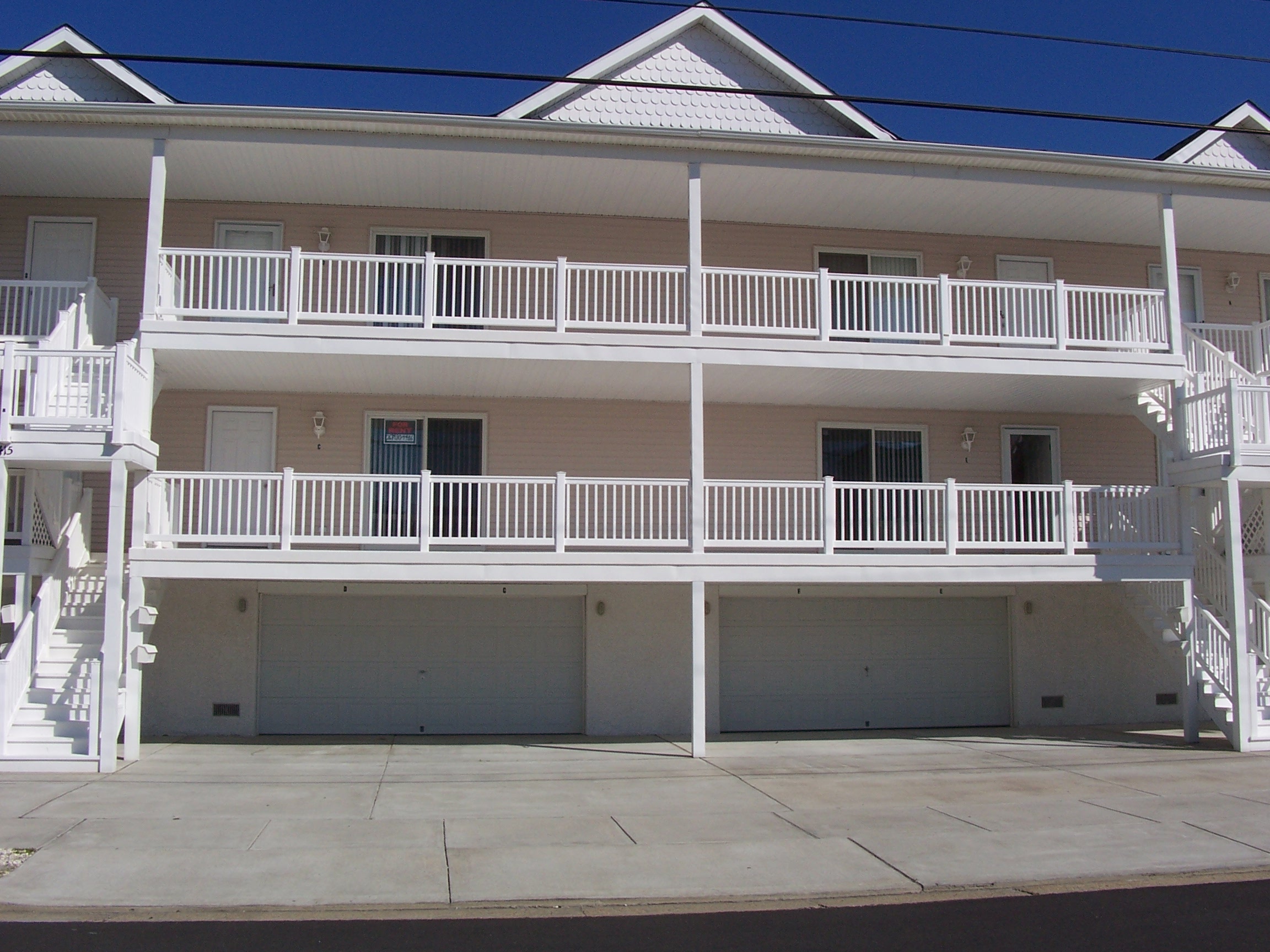 Wildwood Summer Rentals - North Wildwood Summer Rentals - Wildwood Crest Summer Rentals - Rent in Wildwood, North Wildwood and Wildwood Crest for weekly, monthly, seasonal and weekend vacation rentals plus real estate information for buying, and selling homes, condos, vacation and investment properties in and around Wildwood, North Wildwood and Wildwood Crest plus events, attractions, restaurants, campgrounds, golfing information, accommodations and activities in this seashore area.