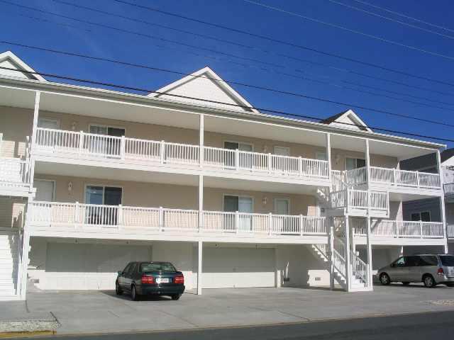 Wildwood Summer Rentals - North Wildwood Summer Rentals - Wildwood Crest Summer Rentals - Rent in Wildwood, North Wildwood and Wildwood Crest for weekly, monthly, seasonal and weekend vacation rentals plus real estate information for buying, and selling homes, condos, vacation and investment properties in and around Wildwood, North Wildwood and Wildwood Crest plus events, attractions, restaurants, campgrounds, golfing information, accommodations and activities in this seashore area.