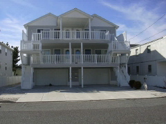 Wildwood Summer Rentals - North Wildwood Summer Rentals - Wildwood Crest Summer Rentals - Rent in Wildwood, North Wildwood and Wildwood Crest for weekly, monthly, seasonal and weekend vacation rentals plus real estate information for buying, and selling homes, condos, vacation and investment properties in and around Wildwood, North Wildwood and Wildwood Crest plus events, attractions, restaurants, campgrounds, golfing information, accommodations and activities in this seashore area.