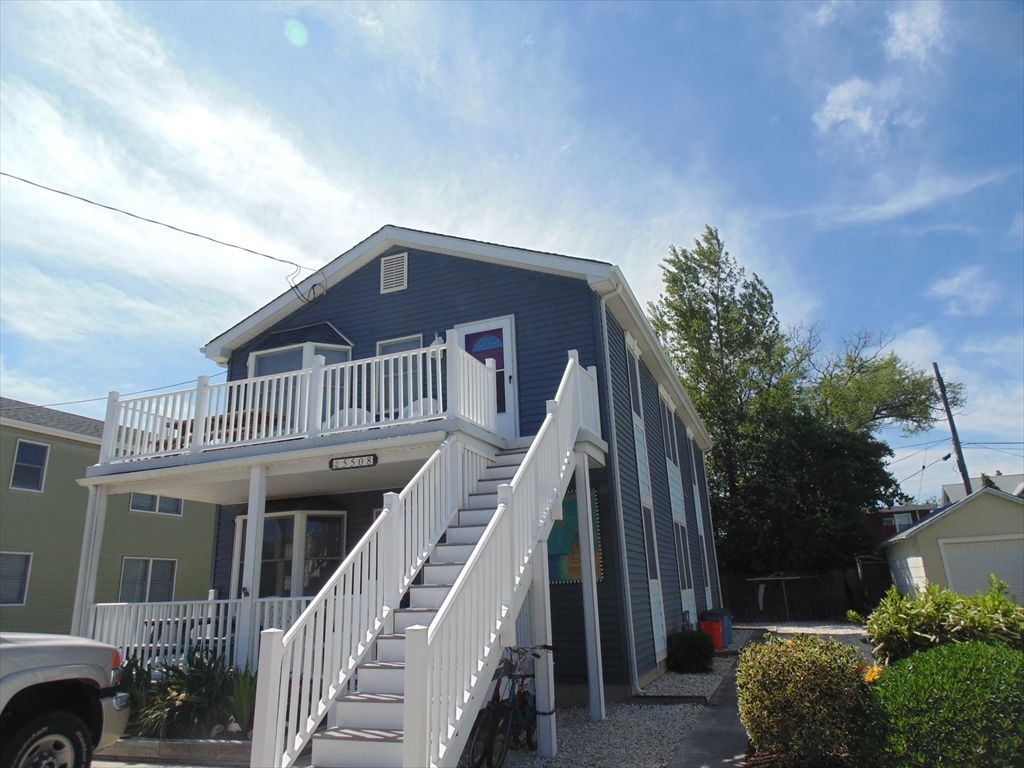 5508 PACIFIC AVENUE  UNIT B  WILDWOOD SUMMER RENTALS  3 bedroom 2 bath unit located only 2 blocks to the beach in Wildwood. Full kitchen, living room, washer/dryer, deck, yard and outside shower. Sleeps 8. 1 Queen, 1 Double, 2 Singles and 1 Queen Sleep Sofa. Wildwood Rentals, North Wildwood Rentals, Wildwood Crest Rentals and Diamond Beach Rentals in all price ranges for weekly, monthly, seasonal and weekend vacation rentals plus Wildwood real estate sales of homes, condos, vacation and investment properties in and around Wildwood New Jersey. We offer over 400 properties plus exclusive vacation homes so you can book the shore rental of your choice online and guarantee your vacation at the Shore. Rent with confidence at Island Realty Group!